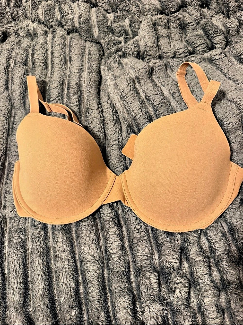 New SKIMS Fits Everybody T-Shirt Bra Nude